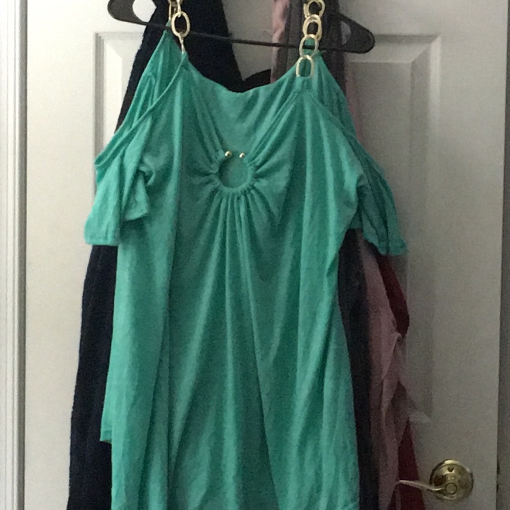 Rosegal plus size never been worn shirt with bare shoulders and sleeves